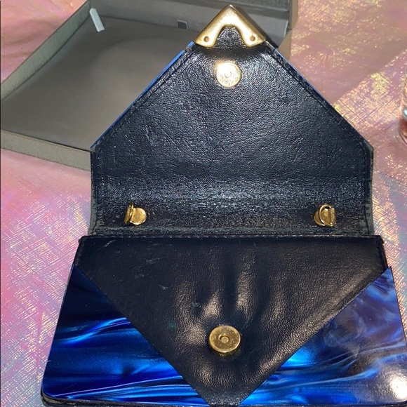 Hardcover Handbag - Picture 7 of 8